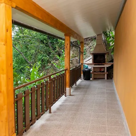 Casa Encosta Do Geres-ferias No Geres בית נופש *