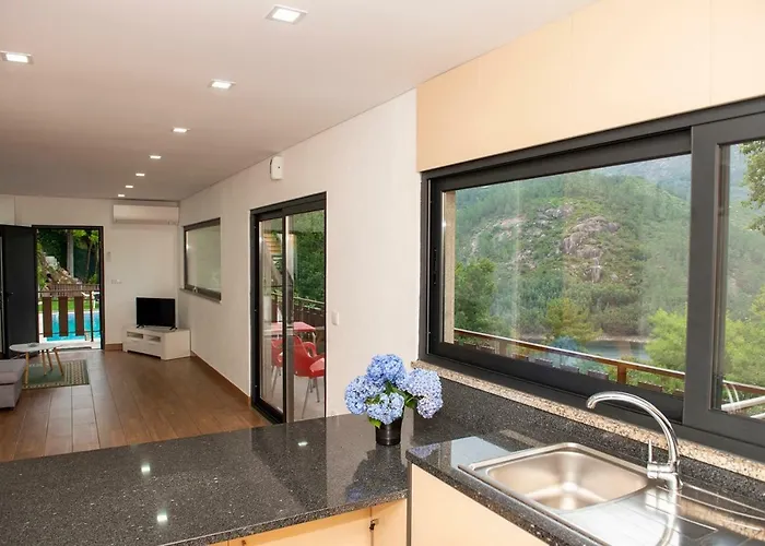 Casa Encosta Do Geres-ferias No Geres 펜션 *